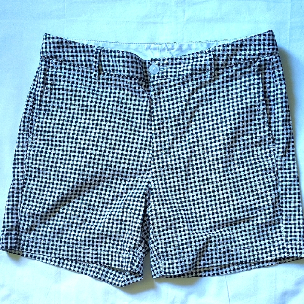L.L. Bean White Favorite Fit Shorts Black And White Color Size 10